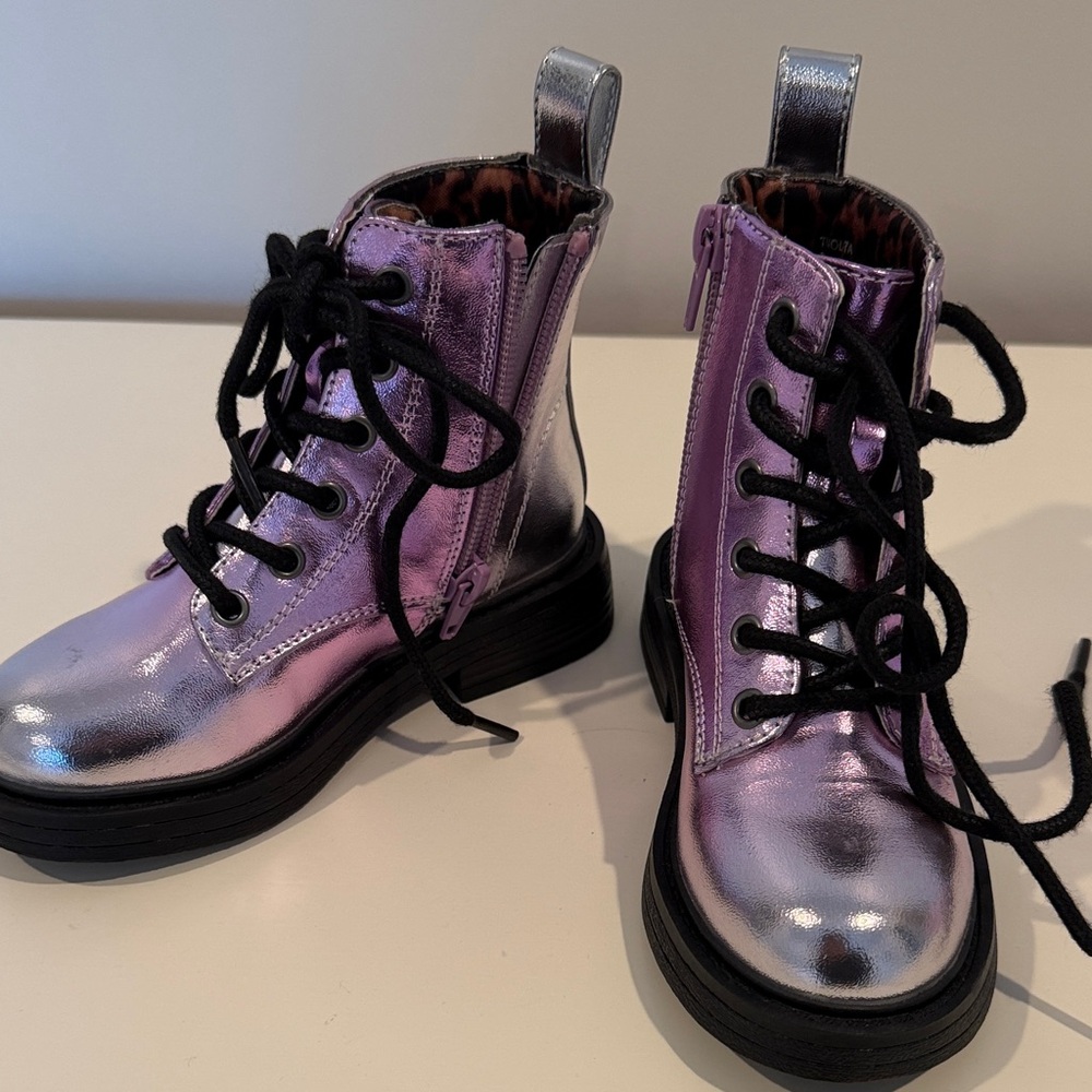 “New” Steve Madden toddler lace up metallic boots, side zipper